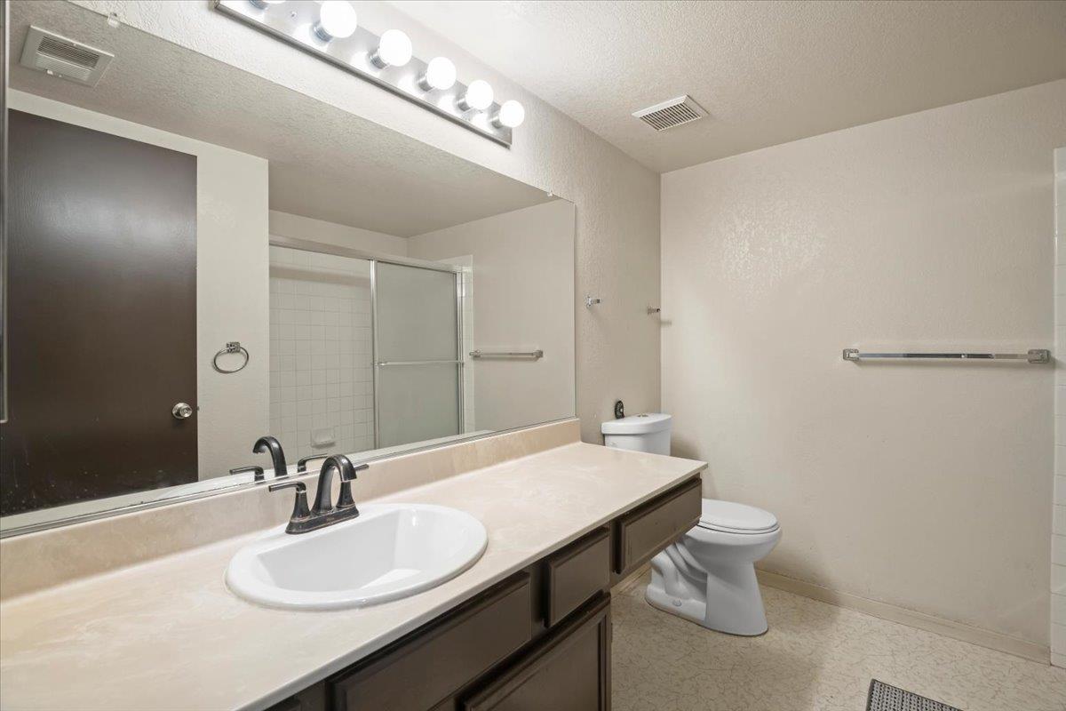 Detail Gallery Image 13 of 14 For 3105 Kenland Dr, San Jose,  CA 95111 - 2 Beds | 2 Baths