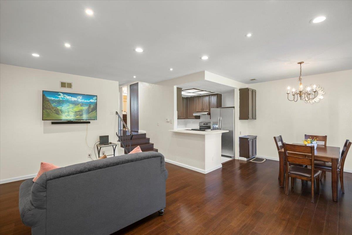 Detail Gallery Image 3 of 14 For 3105 Kenland Dr, San Jose,  CA 95111 - 2 Beds | 2 Baths