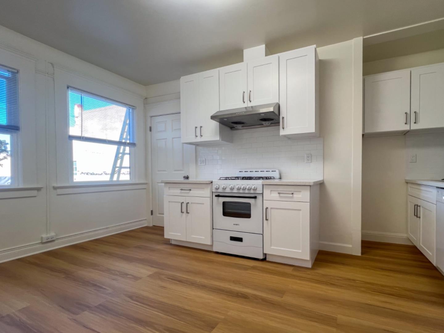 Detail Gallery Image 2 of 6 For 1206 Burlingame Ave #2,  Burlingame,  CA 94010 - 0 Beds | 1 Baths