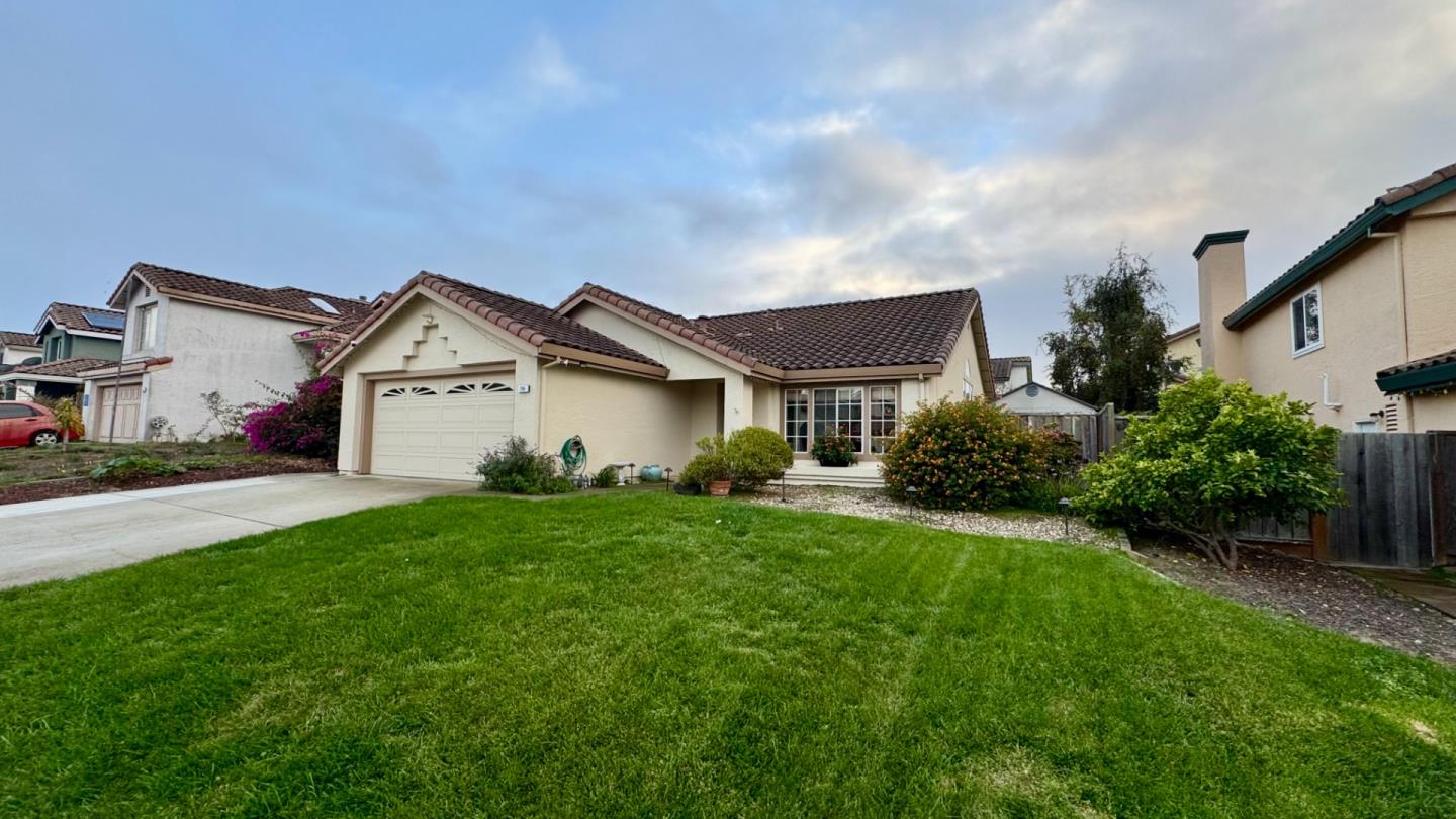 Detail Gallery Image 2 of 18 For 296 Costa Del Mar Rd, Marina,  CA 93933 - 3 Beds | 2 Baths