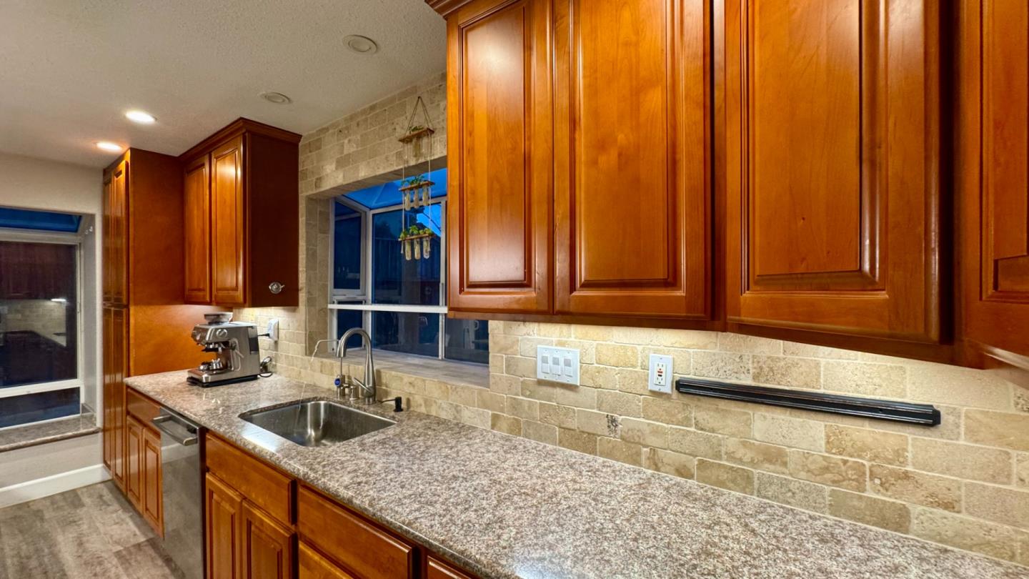 Detail Gallery Image 7 of 18 For 296 Costa Del Mar Rd, Marina,  CA 93933 - 3 Beds | 2 Baths