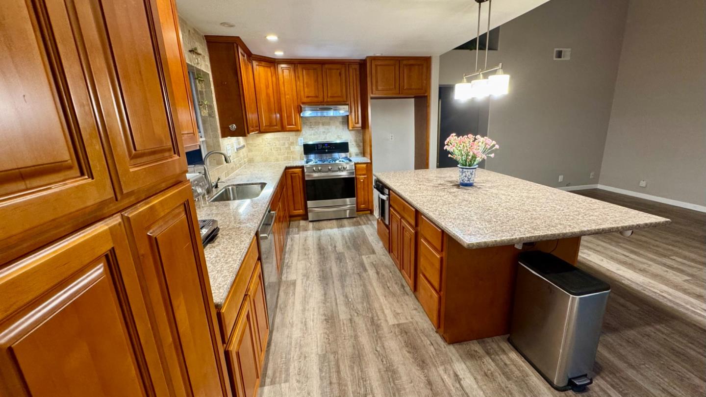 Detail Gallery Image 8 of 18 For 296 Costa Del Mar Rd, Marina,  CA 93933 - 3 Beds | 2 Baths