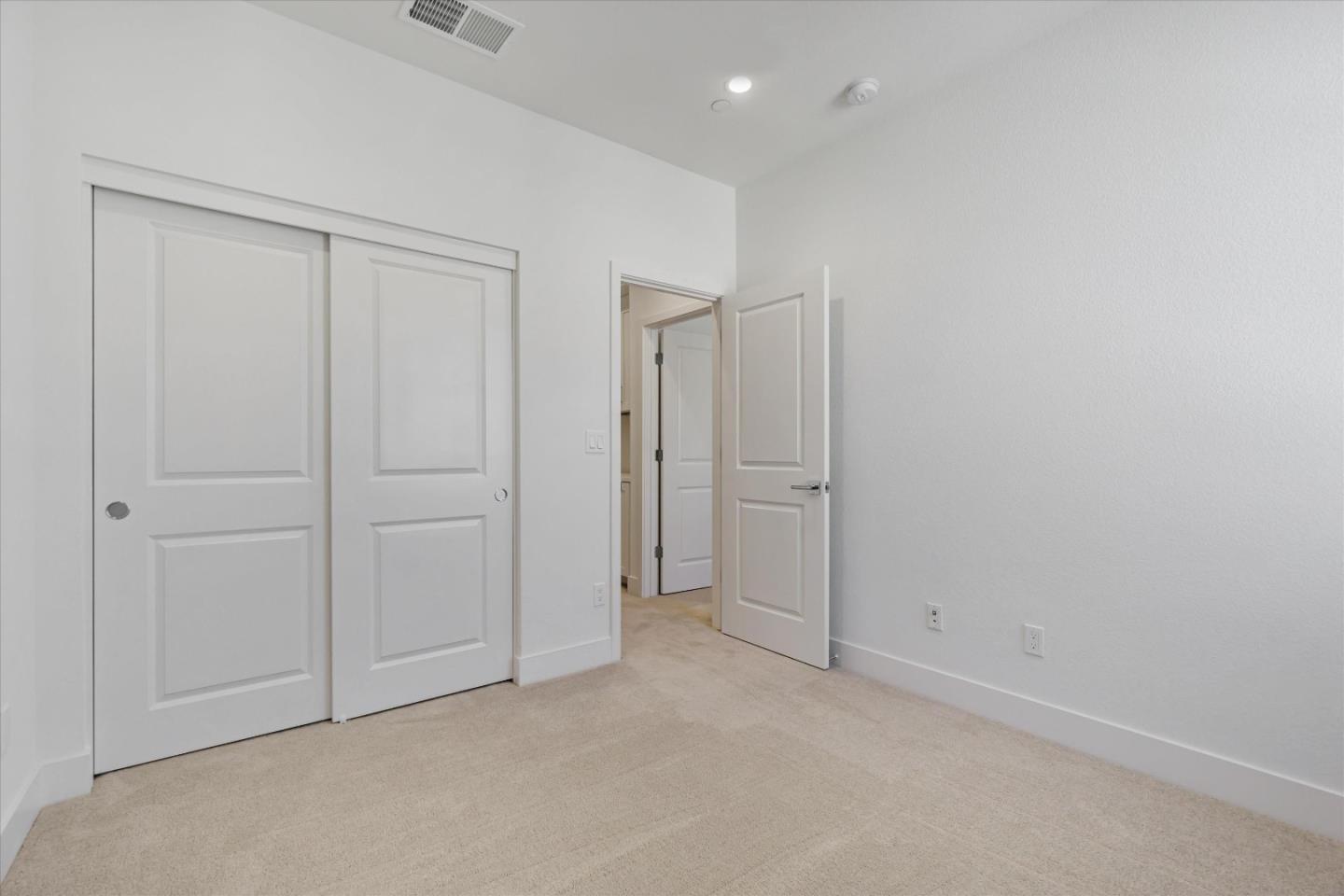 Detail Gallery Image 13 of 19 For 3106 Seashell Ter, San Ramon,  CA 94583 - 4 Beds | 3/1 Baths