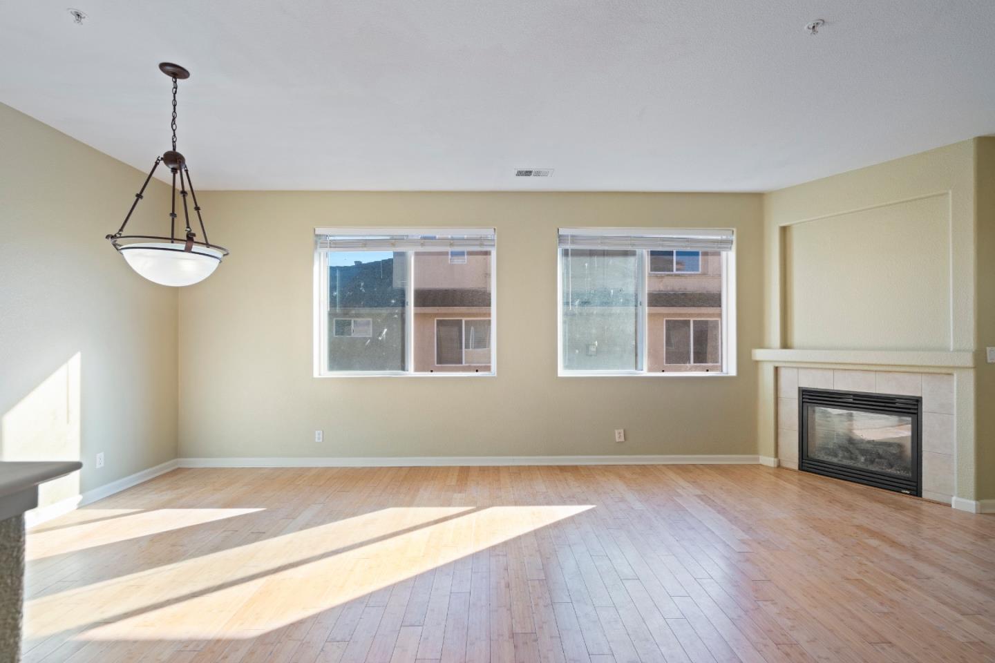 Detail Gallery Image 13 of 34 For 757 Roble St, Watsonville,  CA 95076 - 4 Beds | 2/1 Baths