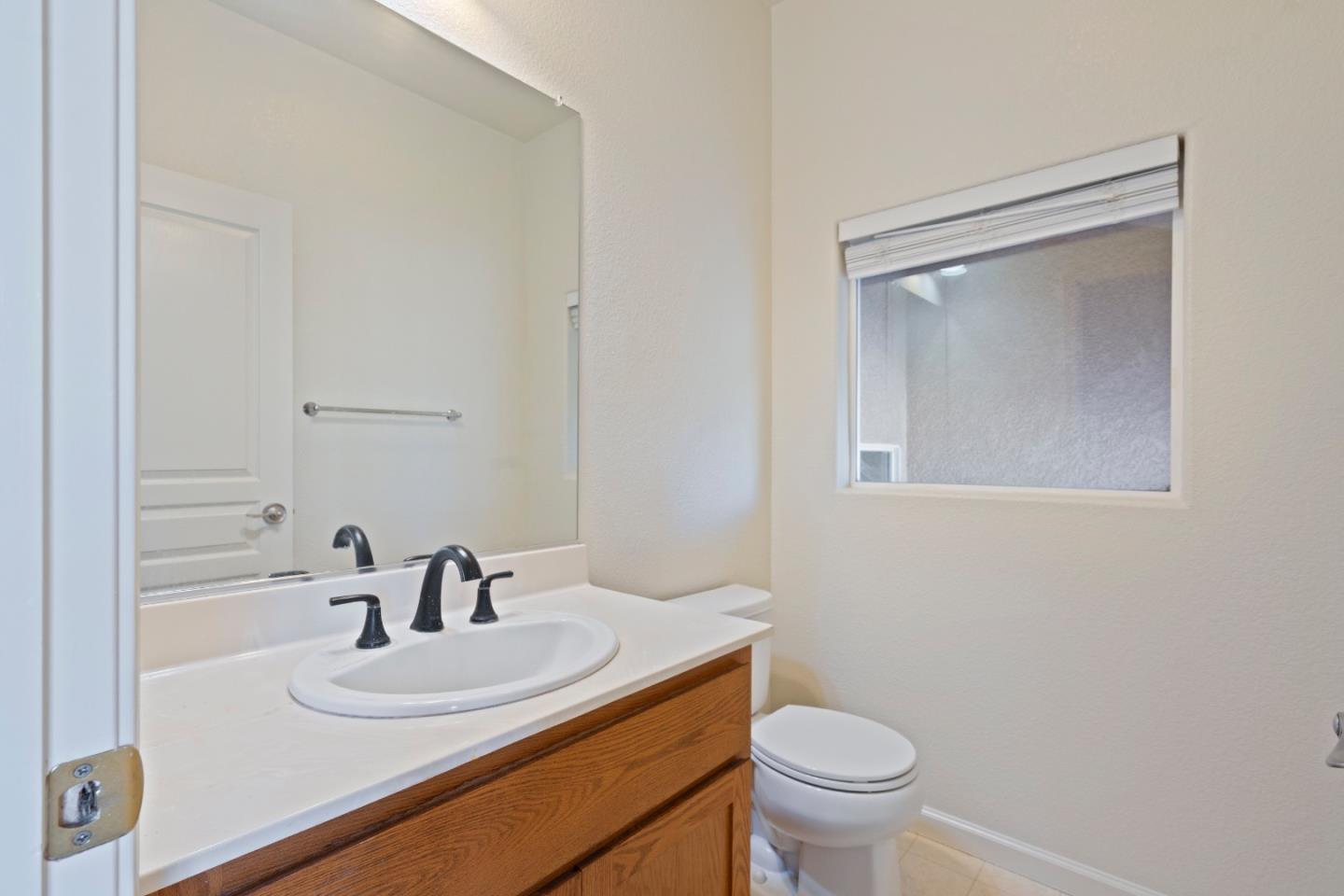 Detail Gallery Image 16 of 34 For 757 Roble St, Watsonville,  CA 95076 - 4 Beds | 2/1 Baths