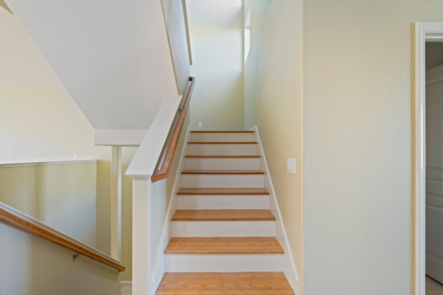 Detail Gallery Image 17 of 34 For 757 Roble St, Watsonville,  CA 95076 - 4 Beds | 2/1 Baths