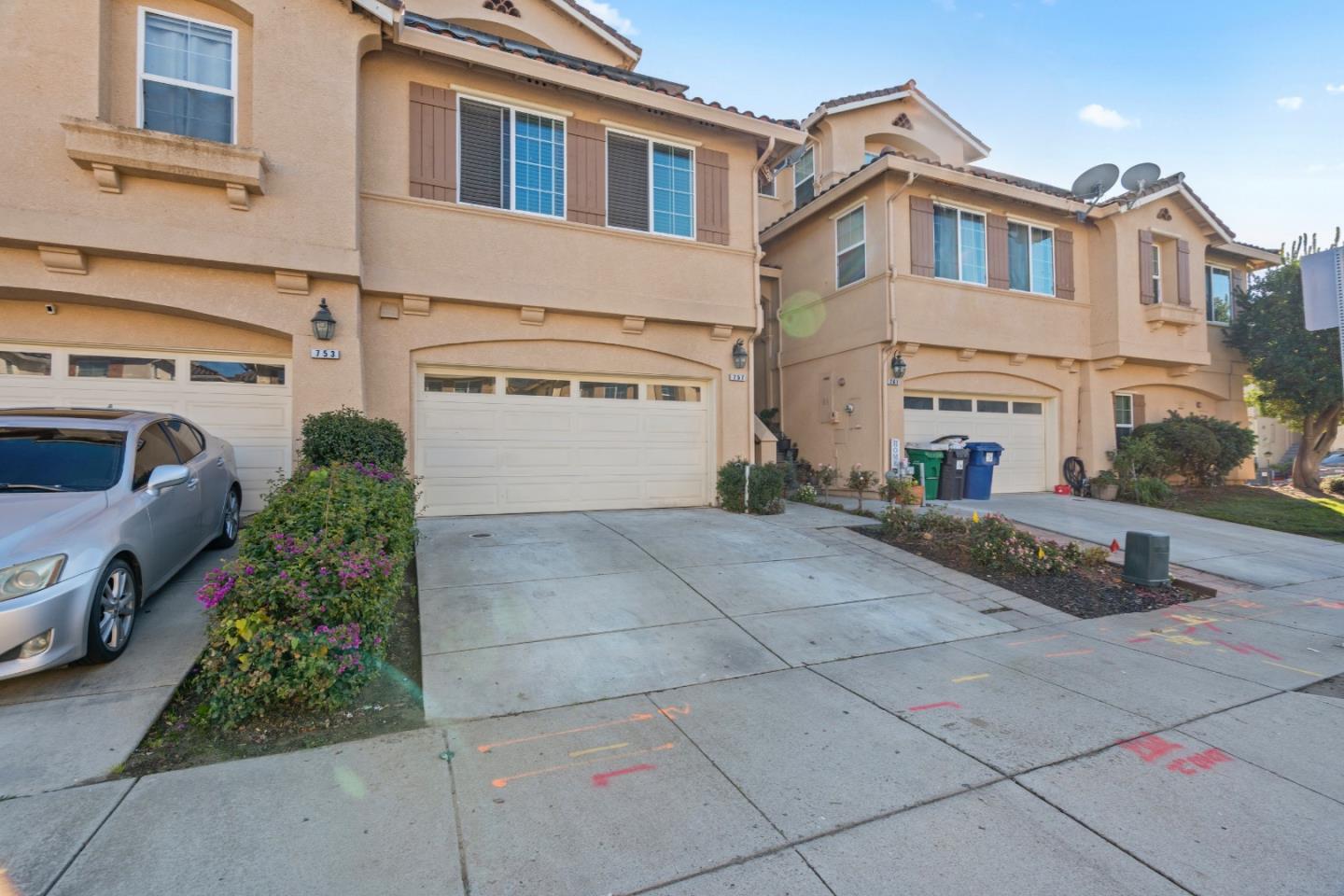 Detail Gallery Image 2 of 34 For 757 Roble St, Watsonville,  CA 95076 - 4 Beds | 2/1 Baths