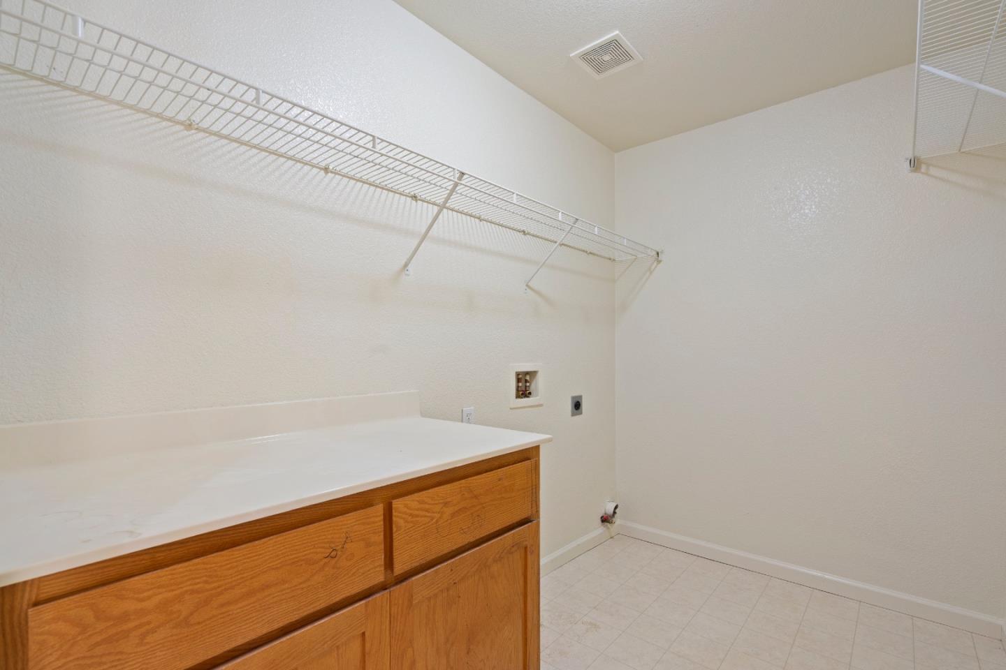 Detail Gallery Image 25 of 34 For 757 Roble St, Watsonville,  CA 95076 - 4 Beds | 2/1 Baths