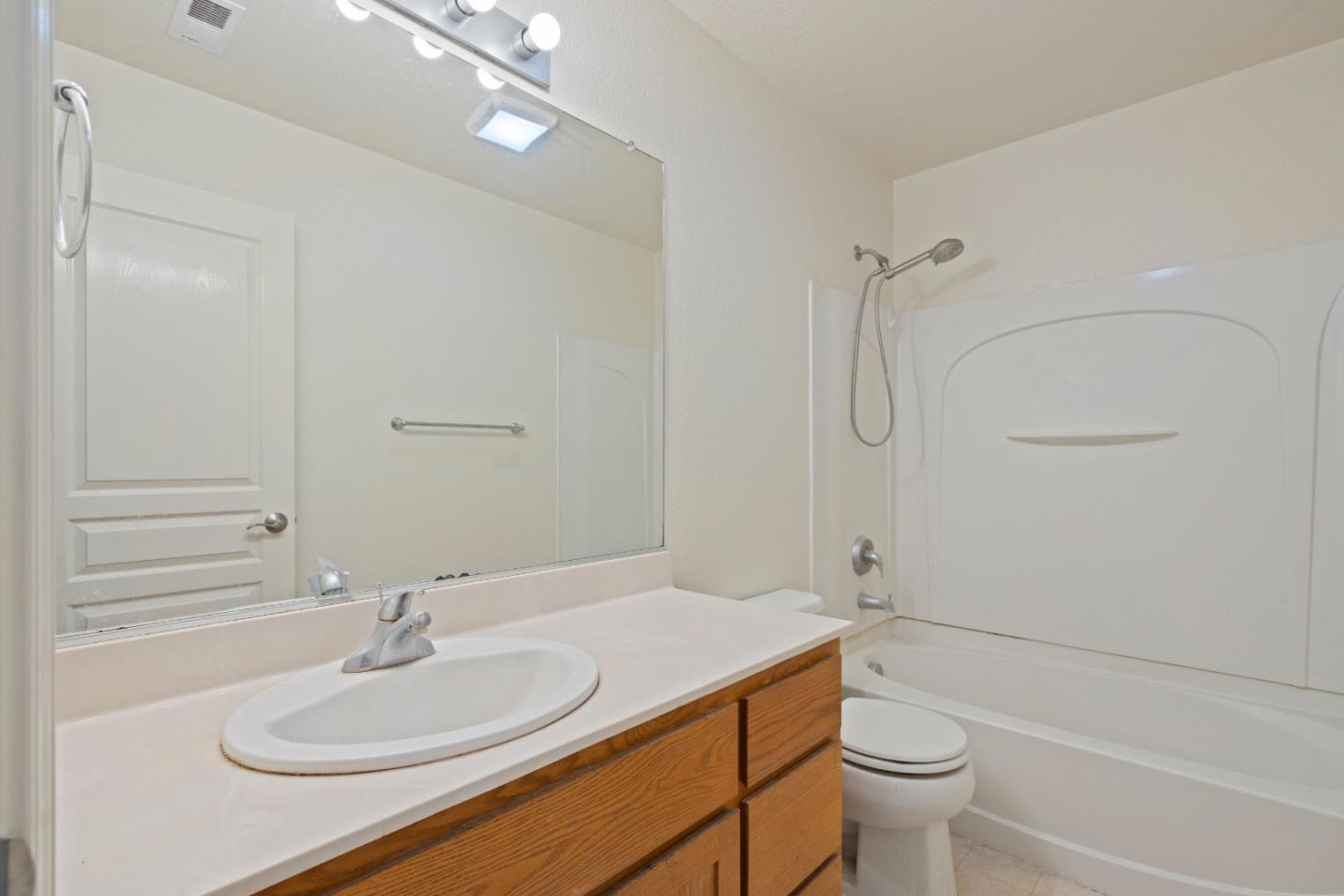 Detail Gallery Image 26 of 34 For 757 Roble St, Watsonville,  CA 95076 - 4 Beds | 2/1 Baths