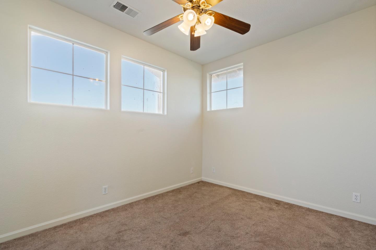 Detail Gallery Image 29 of 34 For 757 Roble St, Watsonville,  CA 95076 - 4 Beds | 2/1 Baths