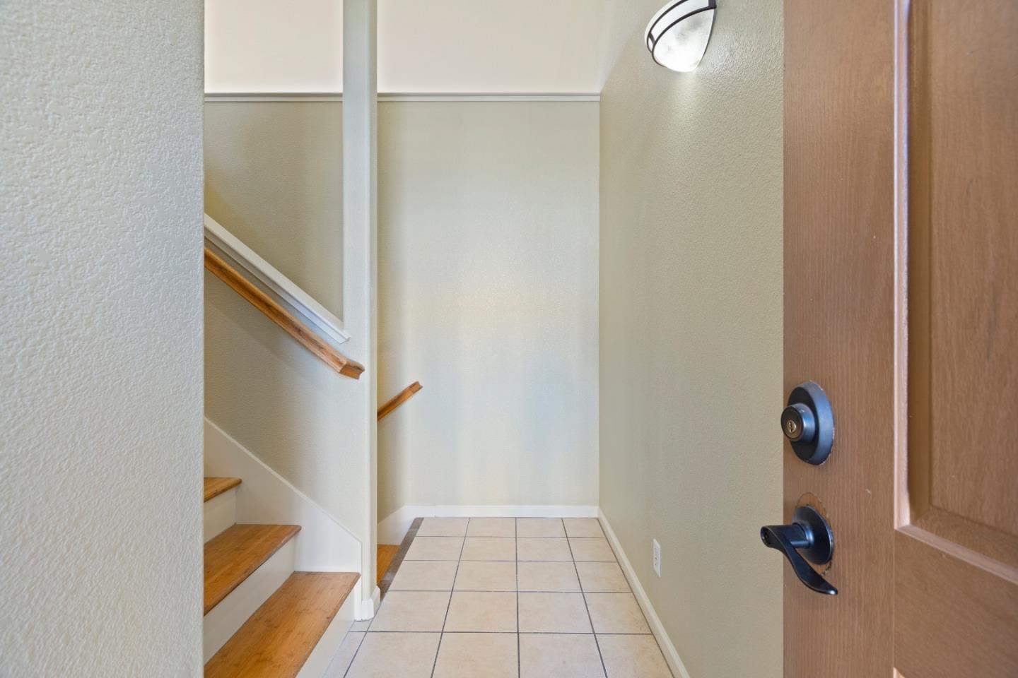 Detail Gallery Image 5 of 34 For 757 Roble St, Watsonville,  CA 95076 - 4 Beds | 2/1 Baths