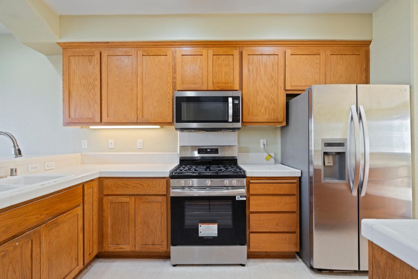 Detail Gallery Image 8 of 34 For 757 Roble St, Watsonville,  CA 95076 - 4 Beds | 2/1 Baths