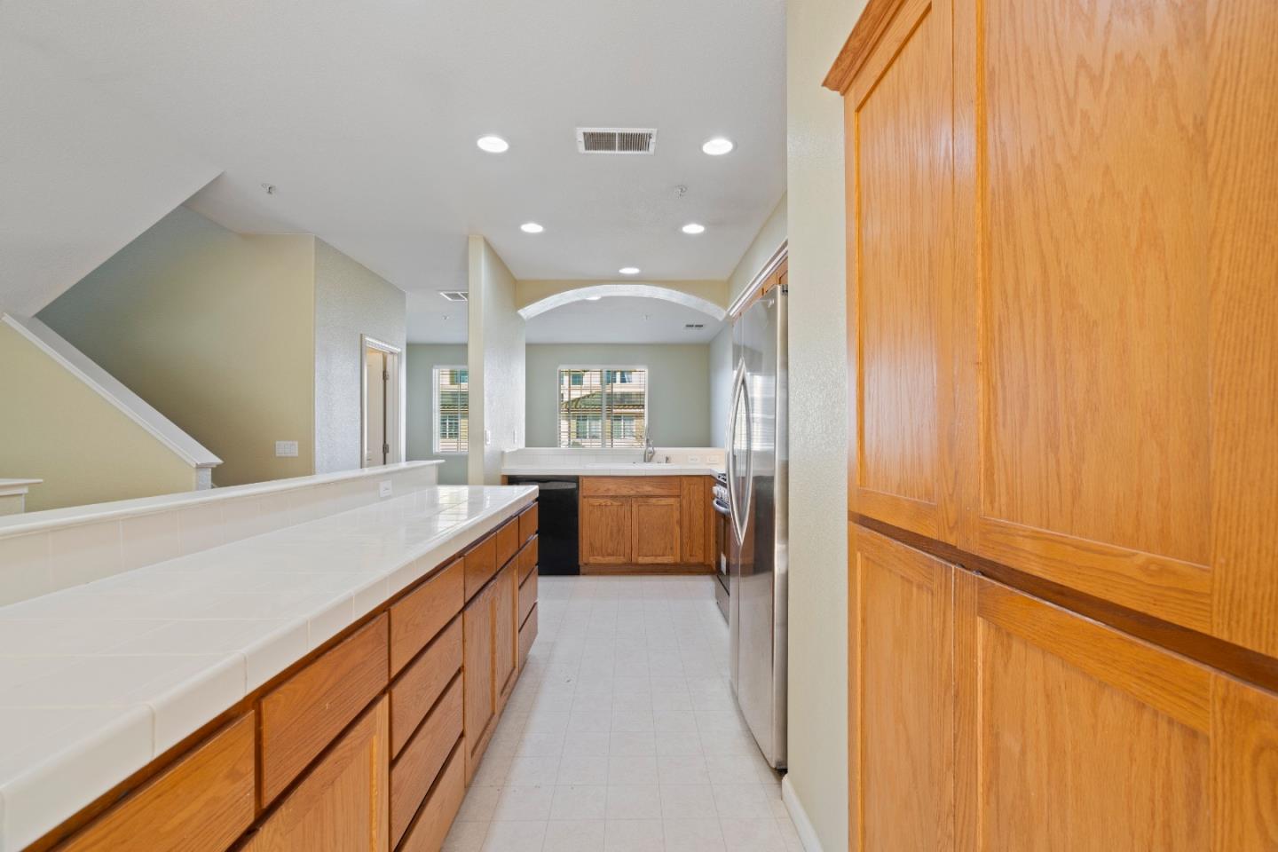 Detail Gallery Image 9 of 34 For 757 Roble St, Watsonville,  CA 95076 - 4 Beds | 2/1 Baths