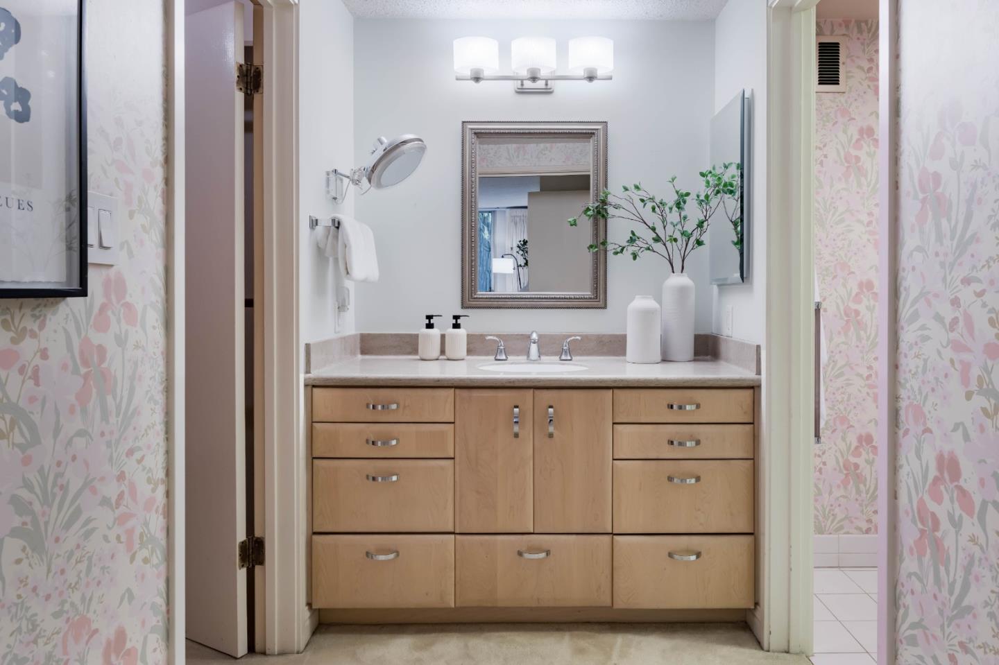 Detail Gallery Image 11 of 21 For 1100 Sharon Park Dr #3,  Menlo Park,  CA 94025 - 3 Beds | 2 Baths