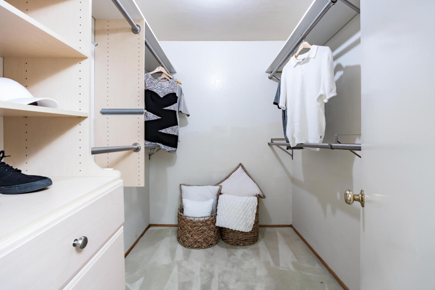 Detail Gallery Image 13 of 21 For 1100 Sharon Park Dr #3,  Menlo Park,  CA 94025 - 3 Beds | 2 Baths