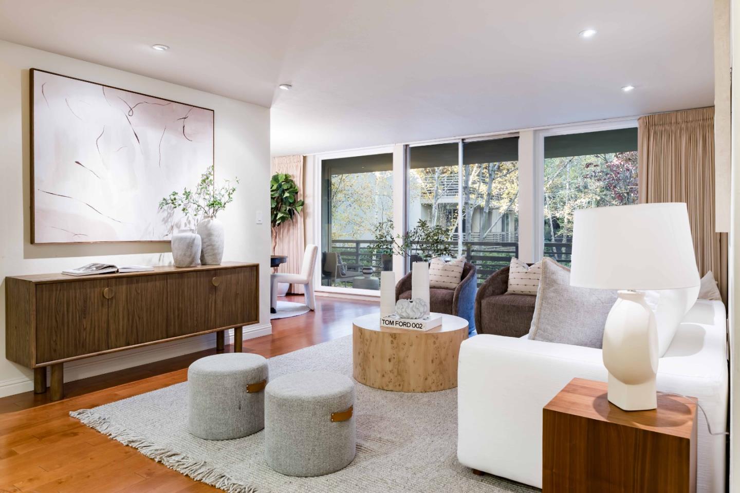 Detail Gallery Image 4 of 21 For 1100 Sharon Park Dr #3,  Menlo Park,  CA 94025 - 3 Beds | 2 Baths