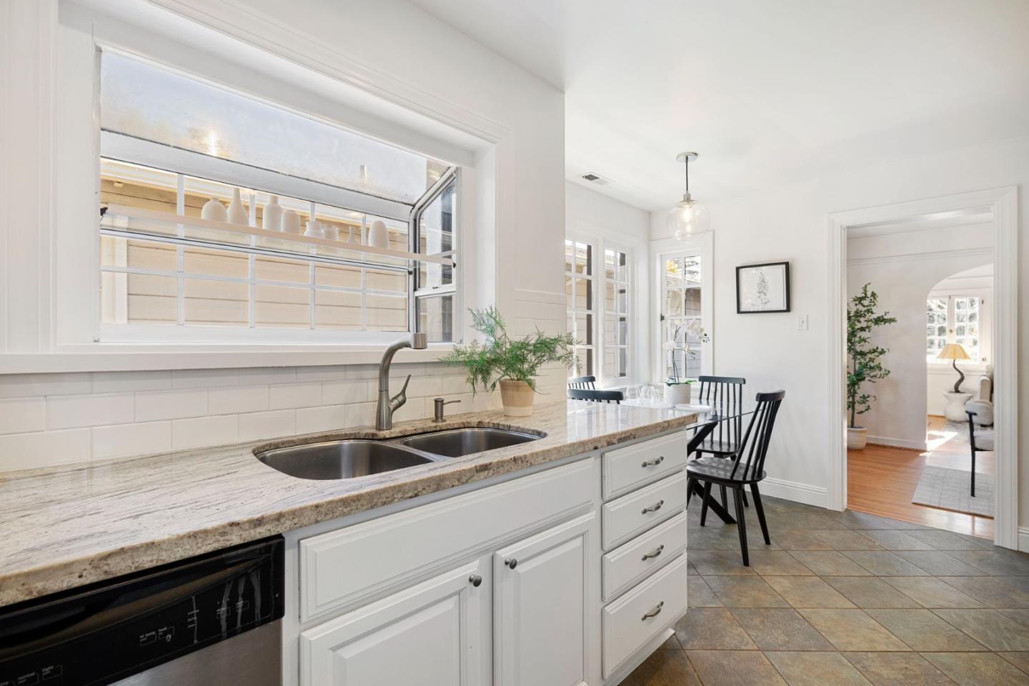 Detail Gallery Image 14 of 37 For 1030 Morrell Ave, Burlingame,  CA 94010 - 3 Beds | 2 Baths