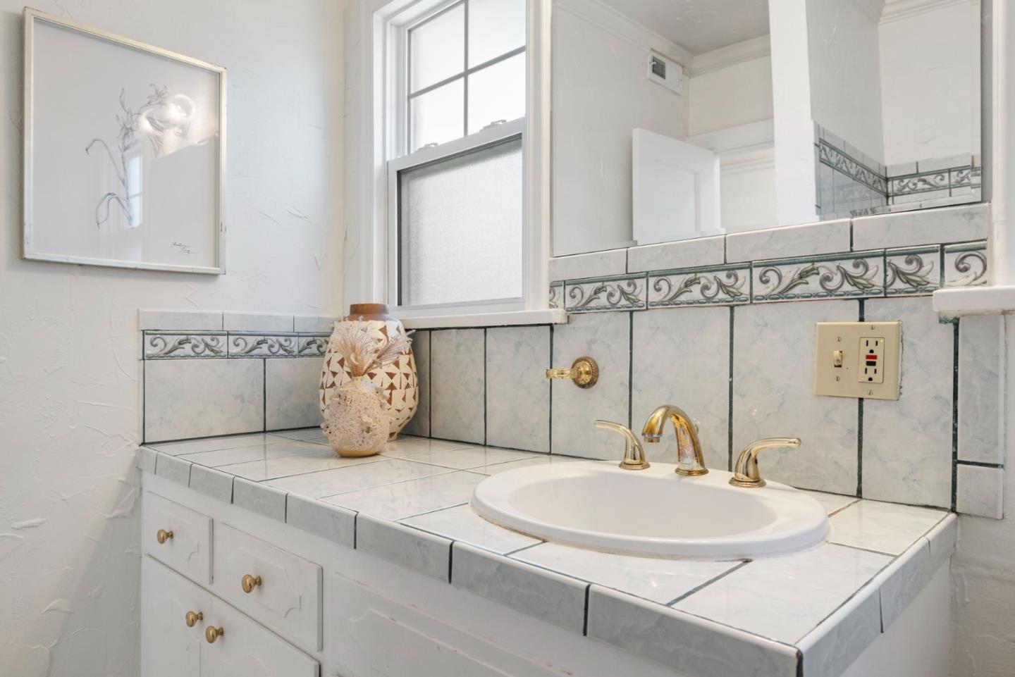 Detail Gallery Image 20 of 37 For 1030 Morrell Ave, Burlingame,  CA 94010 - 3 Beds | 2 Baths