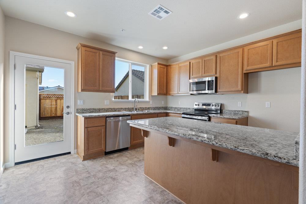 Detail Gallery Image 12 of 52 For 784 Livingston Ave, King City,  CA 93930 - 4 Beds | 2 Baths