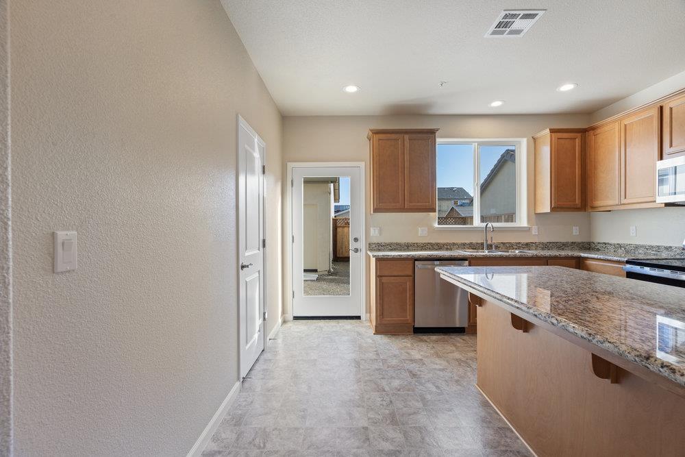 Detail Gallery Image 13 of 52 For 784 Livingston Ave, King City,  CA 93930 - 4 Beds | 2 Baths