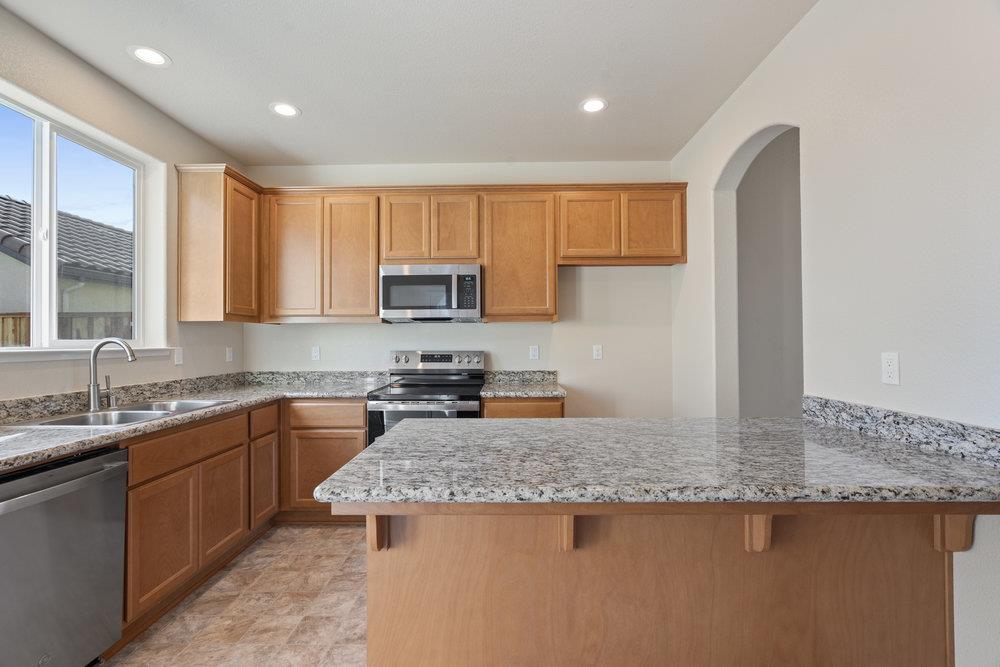 Detail Gallery Image 14 of 52 For 784 Livingston Ave, King City,  CA 93930 - 4 Beds | 2 Baths