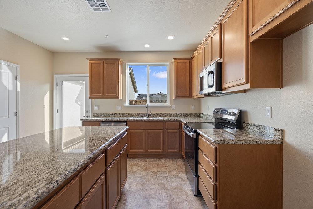 Detail Gallery Image 16 of 52 For 784 Livingston Ave, King City,  CA 93930 - 4 Beds | 2 Baths