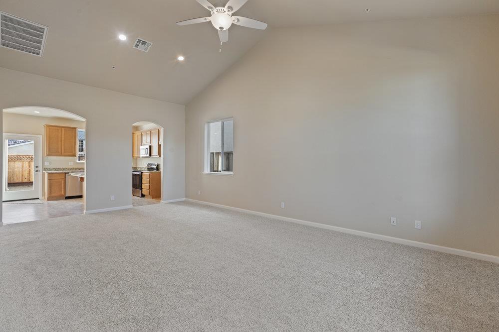 Detail Gallery Image 7 of 52 For 784 Livingston Ave, King City,  CA 93930 - 4 Beds | 2 Baths