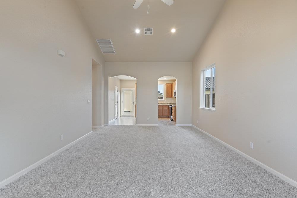 Detail Gallery Image 9 of 52 For 784 Livingston Ave, King City,  CA 93930 - 4 Beds | 2 Baths