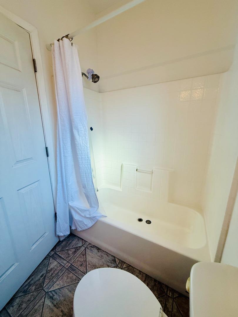 Detail Gallery Image 7 of 9 For 1730 Commercial Way #32,  Santa Cruz,  CA 95065 - 1 Beds | 1 Baths