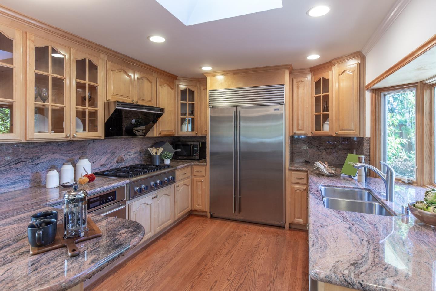 Detail Gallery Image 5 of 30 For 2685 Cowper St, Palo Alto,  CA 94306 - 4 Beds | 3 Baths