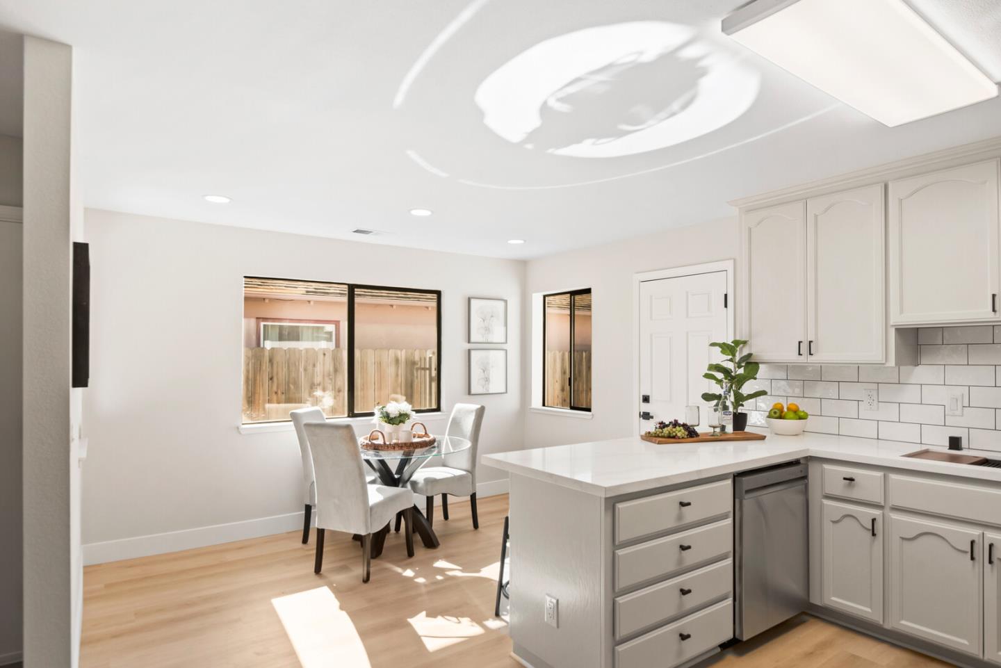 Detail Gallery Image 13 of 26 For 750 N 12th St, San Jose,  CA 95112 - 4 Beds | 2 Baths