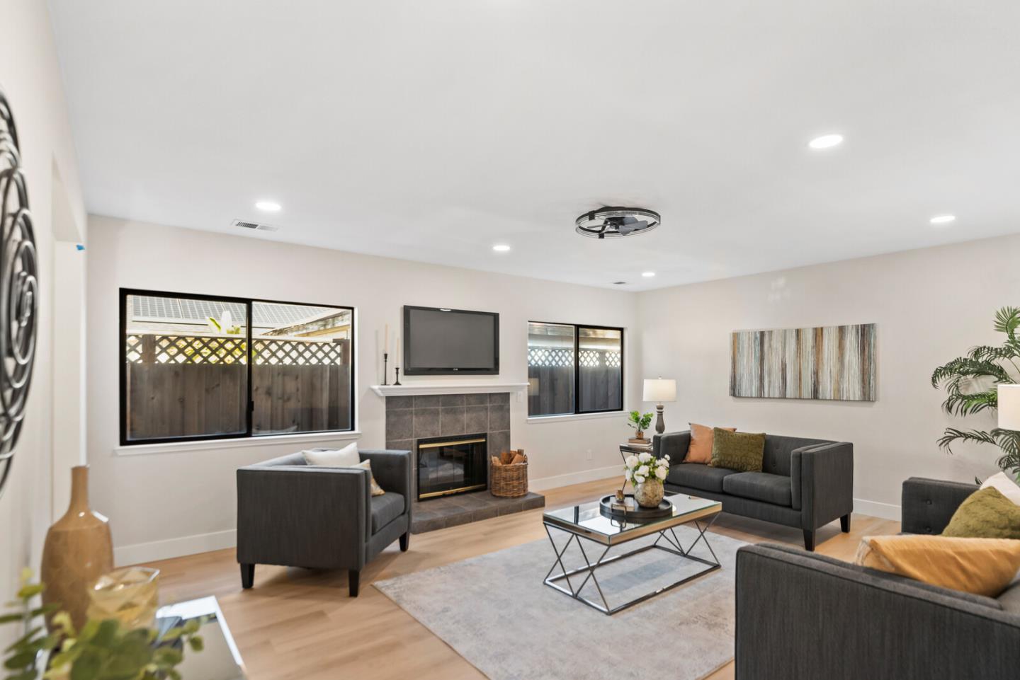 Detail Gallery Image 4 of 26 For 750 N 12th St, San Jose,  CA 95112 - 4 Beds | 2 Baths