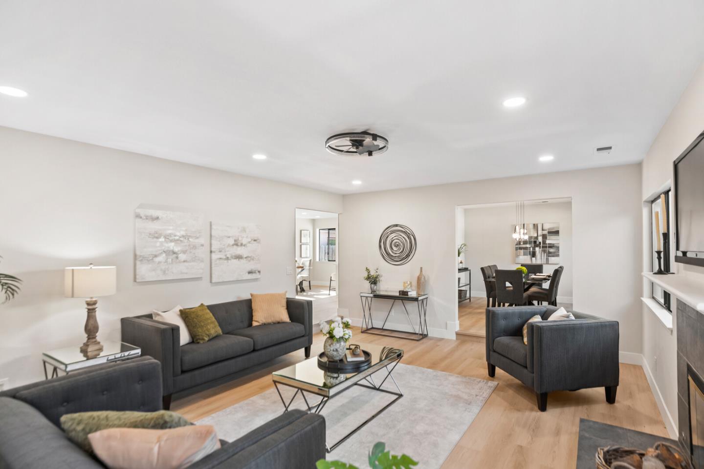 Detail Gallery Image 6 of 26 For 750 N 12th St, San Jose,  CA 95112 - 4 Beds | 2 Baths