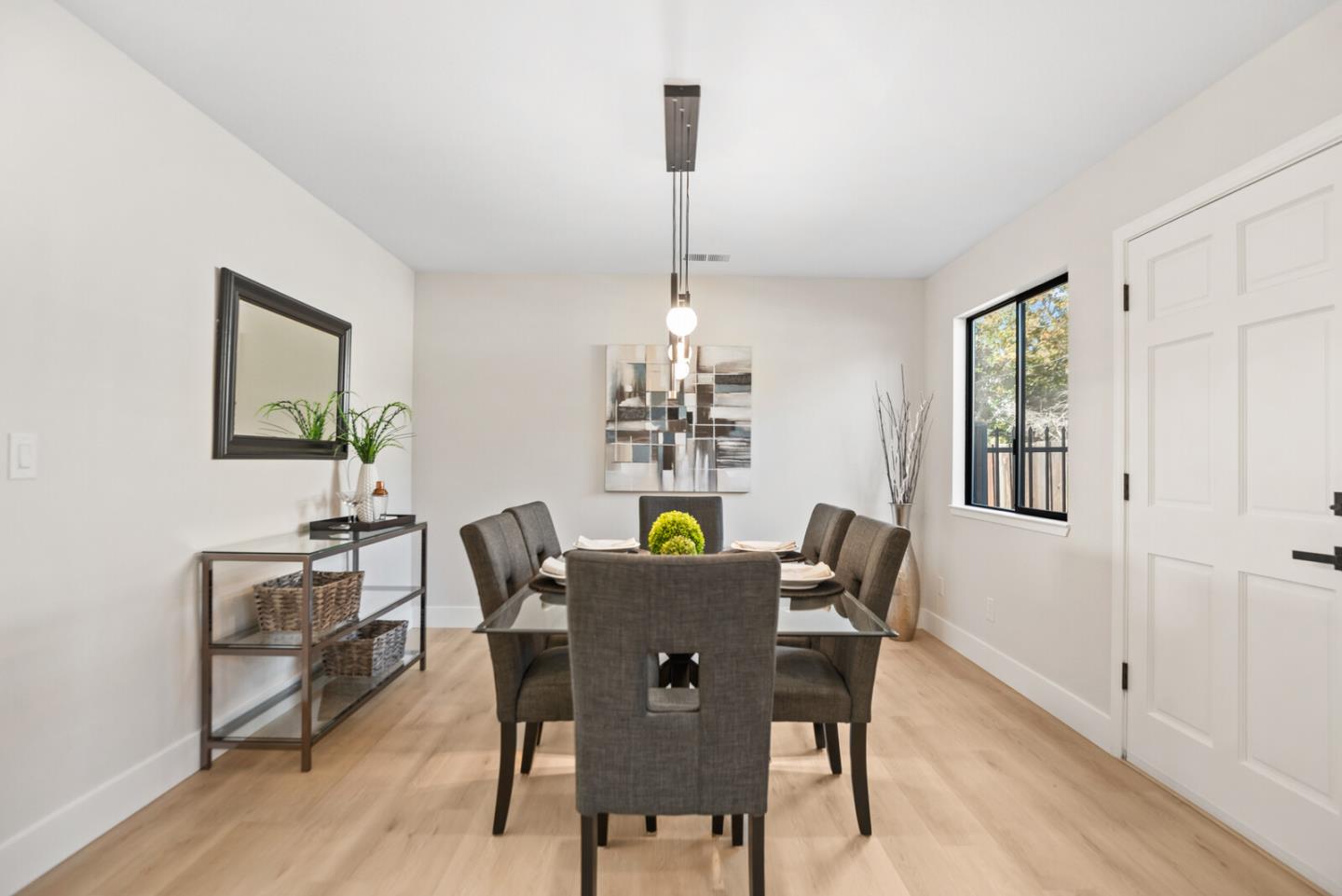 Detail Gallery Image 7 of 26 For 750 N 12th St, San Jose,  CA 95112 - 4 Beds | 2 Baths