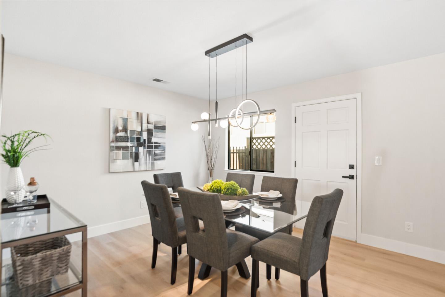 Detail Gallery Image 8 of 26 For 750 N 12th St, San Jose,  CA 95112 - 4 Beds | 2 Baths