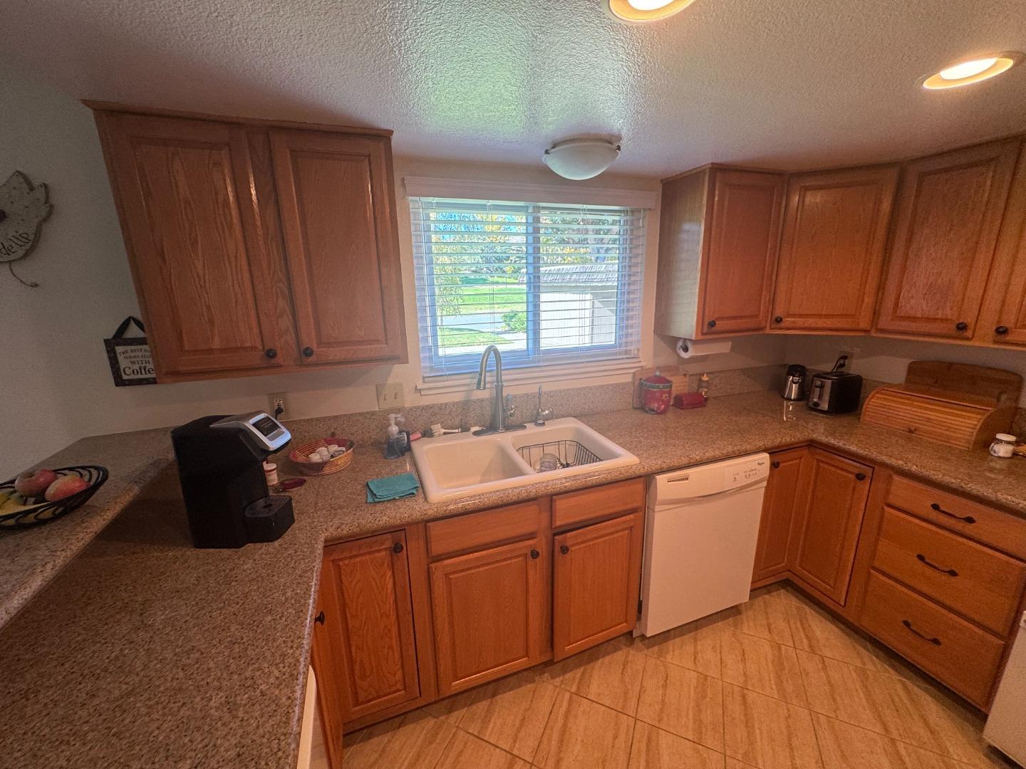 Detail Gallery Image 10 of 42 For 23799 Slns-Mty Hwy #27,  Salinas,  CA 93908 - 2 Beds | 2 Baths