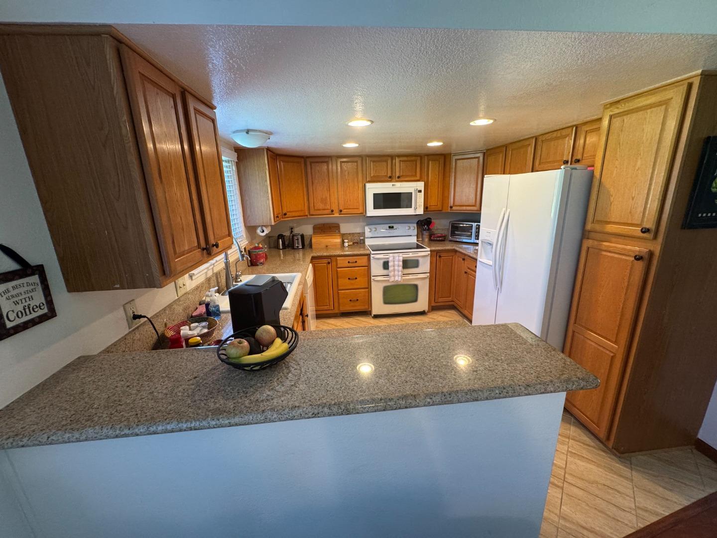 Detail Gallery Image 12 of 42 For 23799 Slns-Mty Hwy #27,  Salinas,  CA 93908 - 2 Beds | 2 Baths