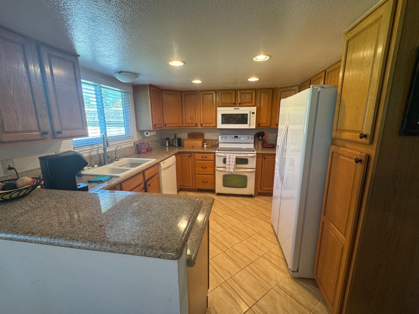 Detail Gallery Image 13 of 42 For 23799 Slns-Mty Hwy #27,  Salinas,  CA 93908 - 2 Beds | 2 Baths