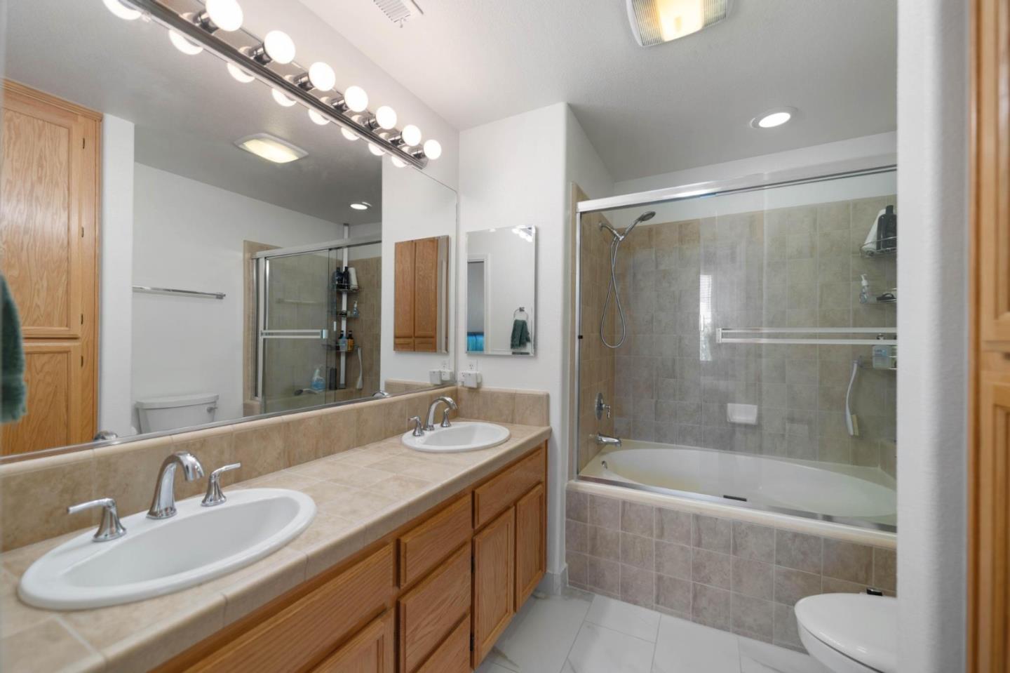 Detail Gallery Image 17 of 37 For 3963 Mosher Dr, San Jose,  CA 95135 - 3 Beds | 2/1 Baths