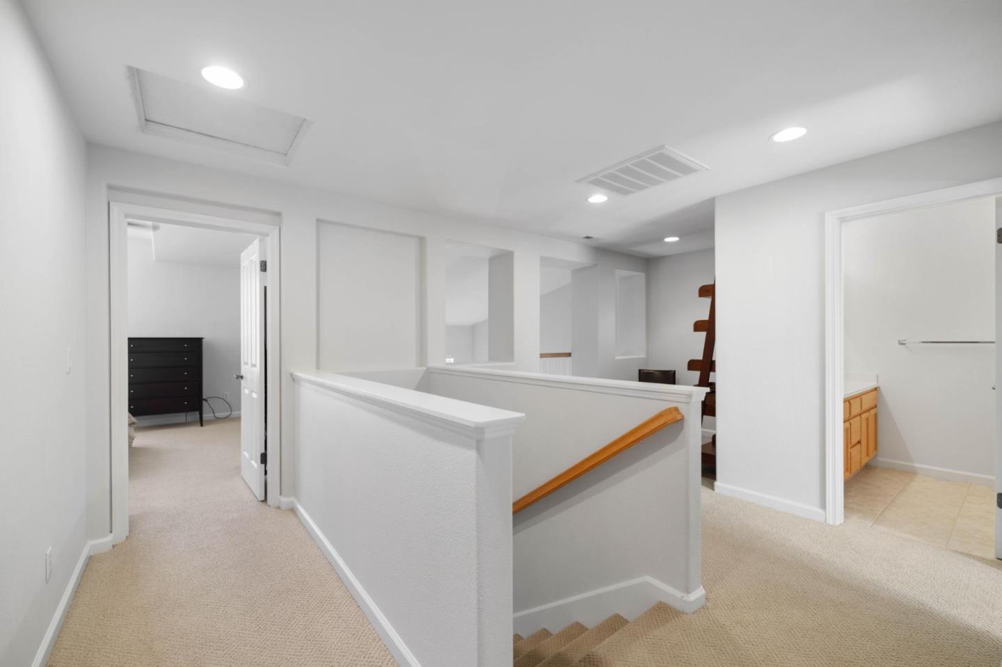 Detail Gallery Image 19 of 37 For 3963 Mosher Dr, San Jose,  CA 95135 - 3 Beds | 2/1 Baths