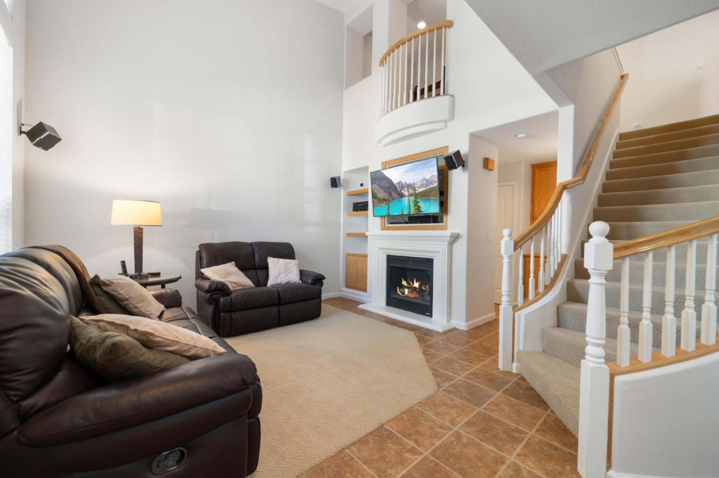 Detail Gallery Image 2 of 37 For 3963 Mosher Dr, San Jose,  CA 95135 - 3 Beds | 2/1 Baths