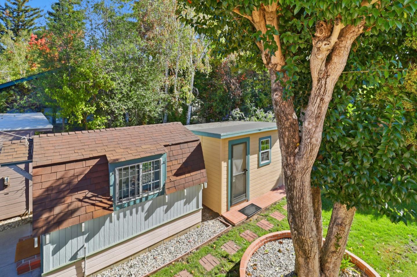 Detail Gallery Image 13 of 33 For 560 Everett Ave, Palo Alto,  CA 94301 - – Beds | – Baths