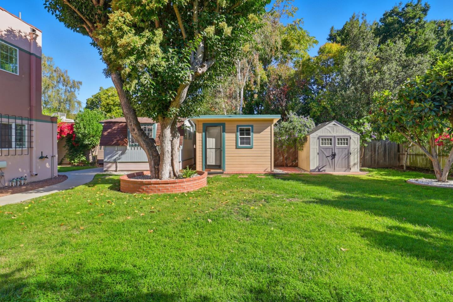 Detail Gallery Image 14 of 33 For 560 Everett Ave, Palo Alto,  CA 94301 - – Beds | – Baths