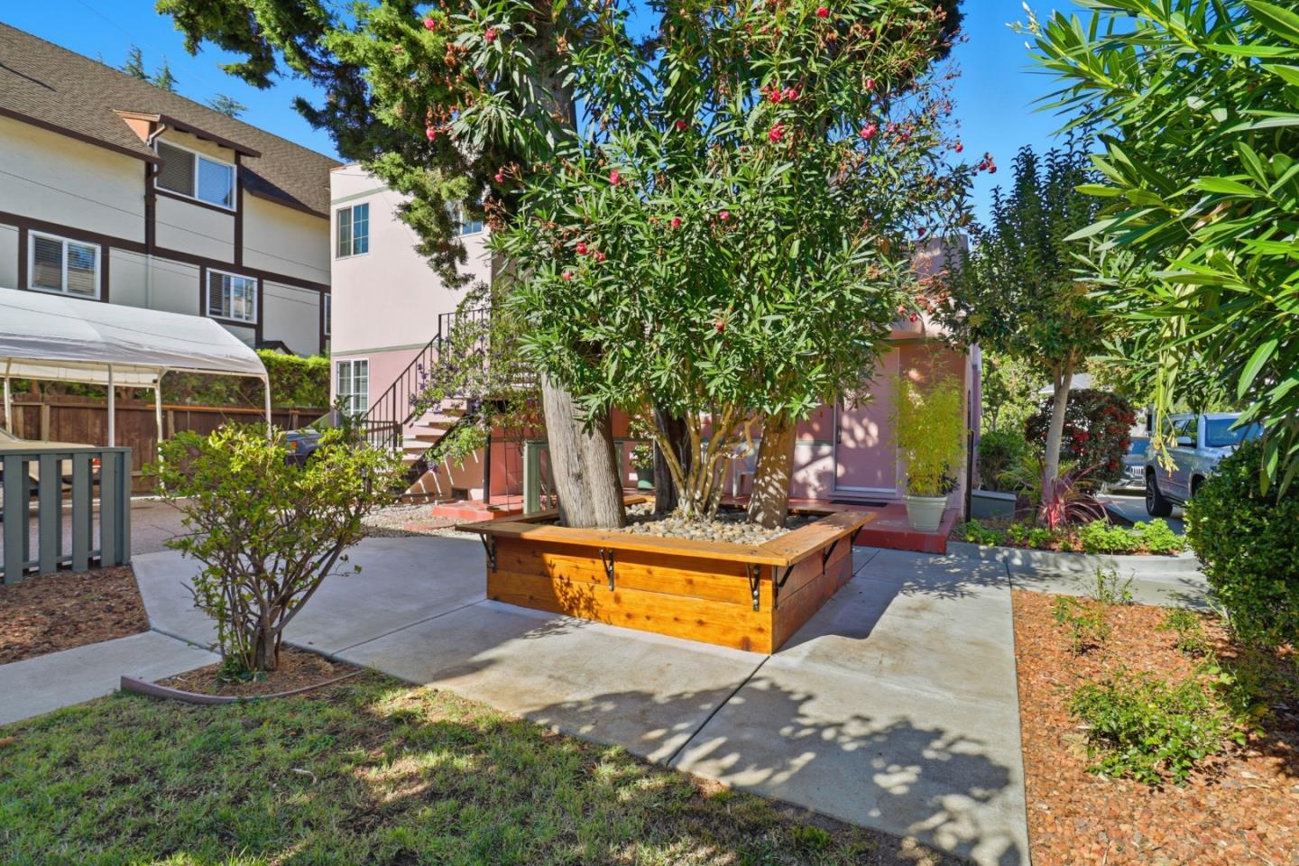 Detail Gallery Image 15 of 33 For 560 Everett Ave, Palo Alto,  CA 94301 - – Beds | – Baths