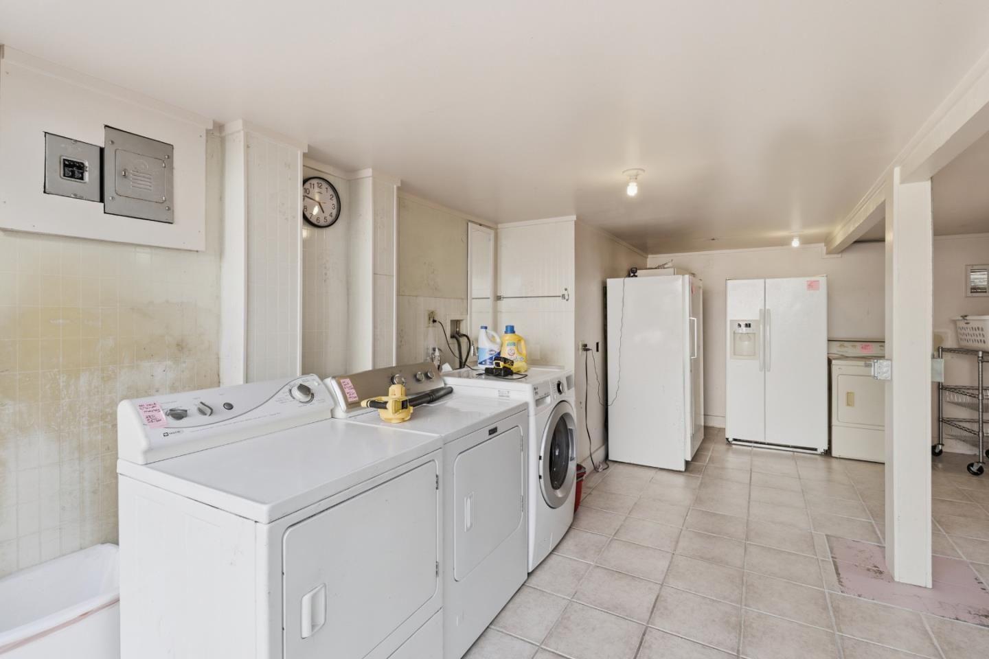 Detail Gallery Image 16 of 33 For 560 Everett Ave, Palo Alto,  CA 94301 - – Beds | – Baths