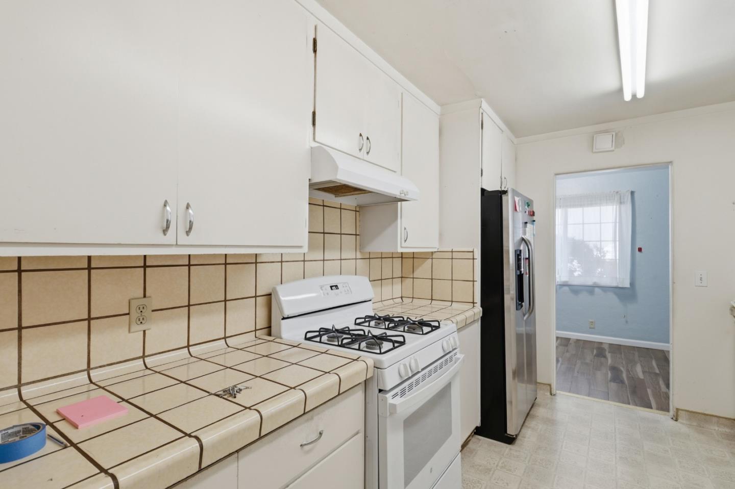 Detail Gallery Image 21 of 33 For 560 Everett Ave, Palo Alto,  CA 94301 - – Beds | – Baths