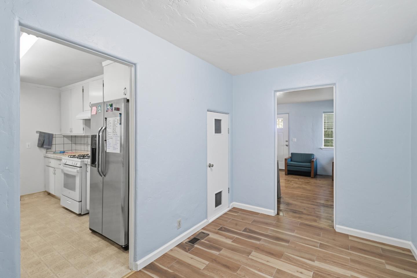 Detail Gallery Image 22 of 33 For 560 Everett Ave, Palo Alto,  CA 94301 - – Beds | – Baths