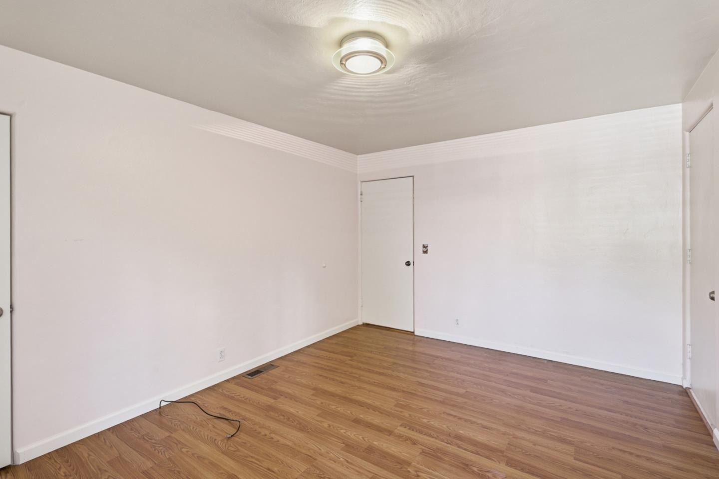 Detail Gallery Image 24 of 33 For 560 Everett Ave, Palo Alto,  CA 94301 - – Beds | – Baths