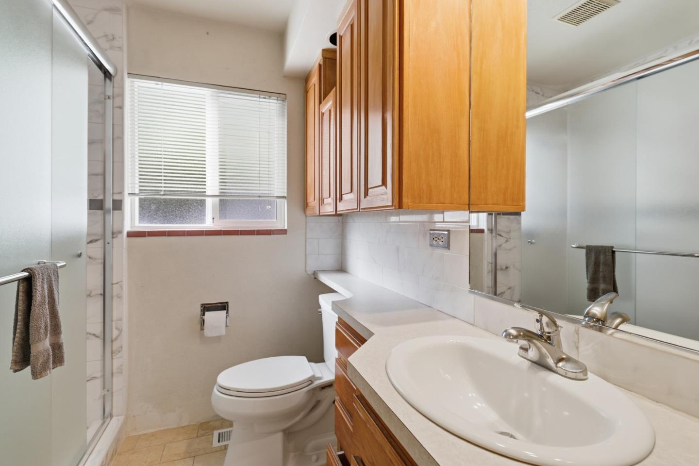 Detail Gallery Image 25 of 33 For 560 Everett Ave, Palo Alto,  CA 94301 - – Beds | – Baths