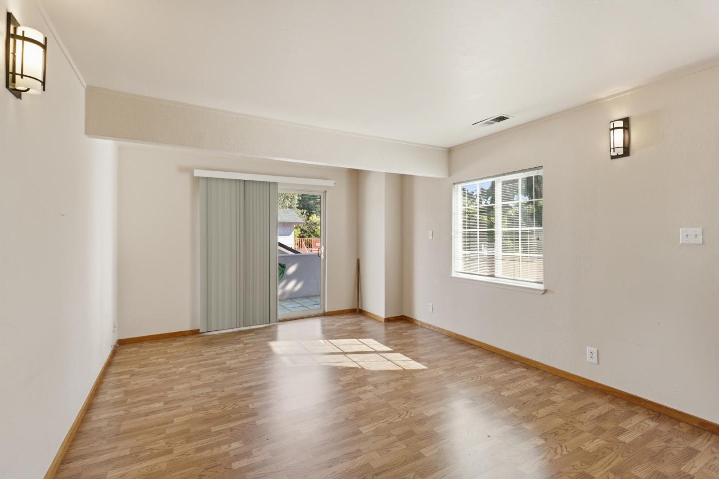 Detail Gallery Image 28 of 33 For 560 Everett Ave, Palo Alto,  CA 94301 - – Beds | – Baths